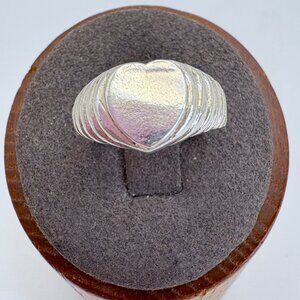 VTG Sterling Silver 925 Heart Shaped Textured Band Signet Style Ring Size 6.75